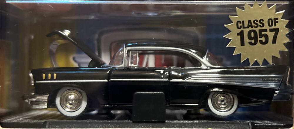 M2 2011 Auto-Thentics - Auto-Thentics toy car collectible - Main Image 3