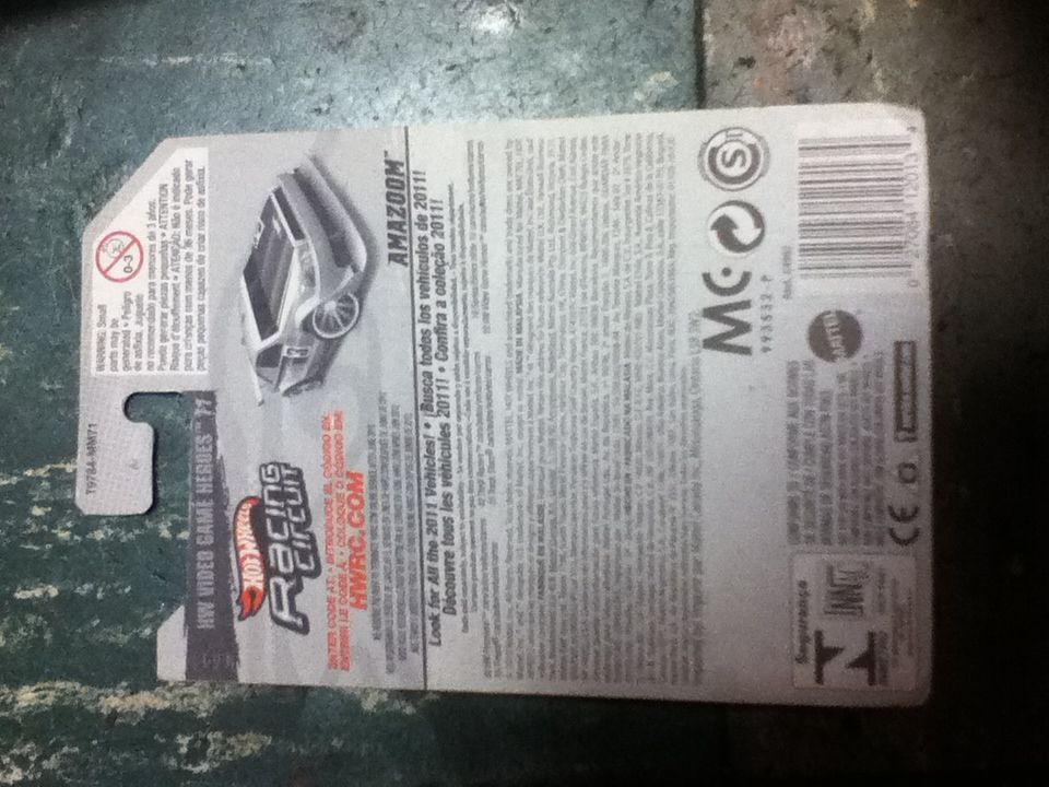 Amazoom - HW Video Game Heroes ’11 toy car collectible - Main Image 2