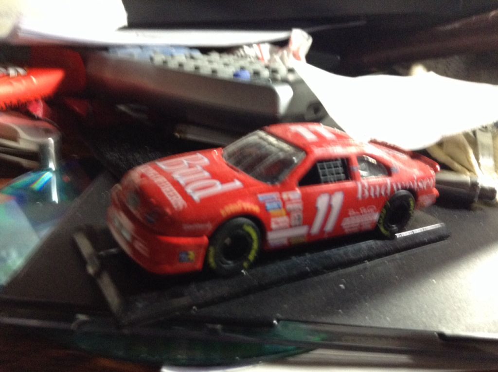 Bill Elliott #11 Budwiser Can With Diecast Car - Winston Cup toy car collectible - Main Image 2