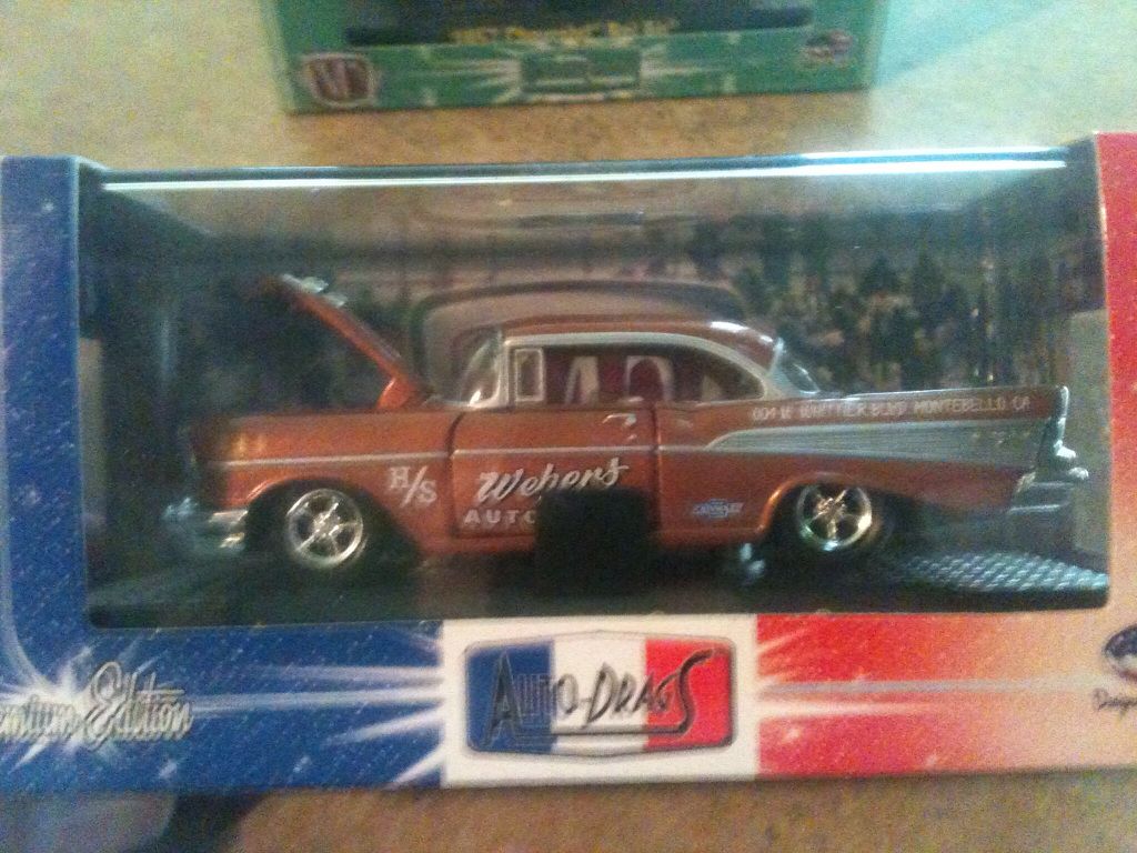 M2 2009 Auto-Drags - Auto-Drags toy car collectible - Main Image 1