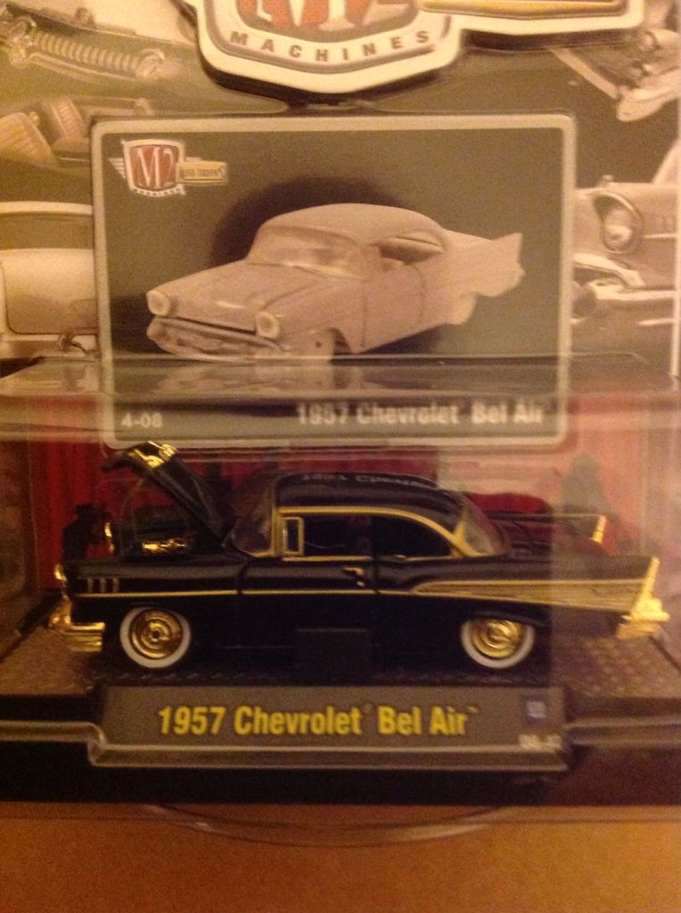 M2 2008 Auto-Thentics - Auto-Thentics toy car collectible - Main Image 2