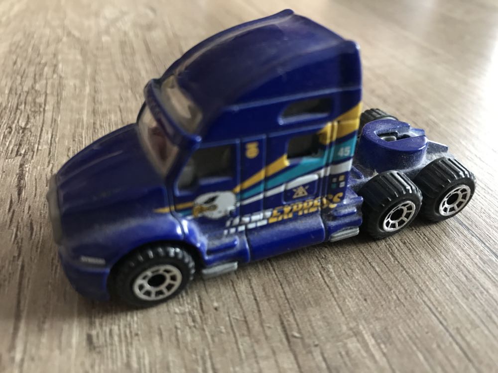 Kenworth T2000 - Matchbox 1-75 Superfast toy car collectible - Main Image 2