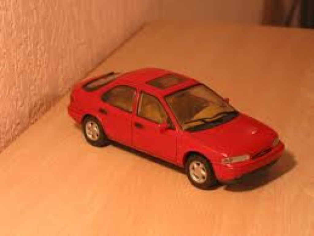 Ford Mondeo - Minichamps toy car collectible - Main Image 1