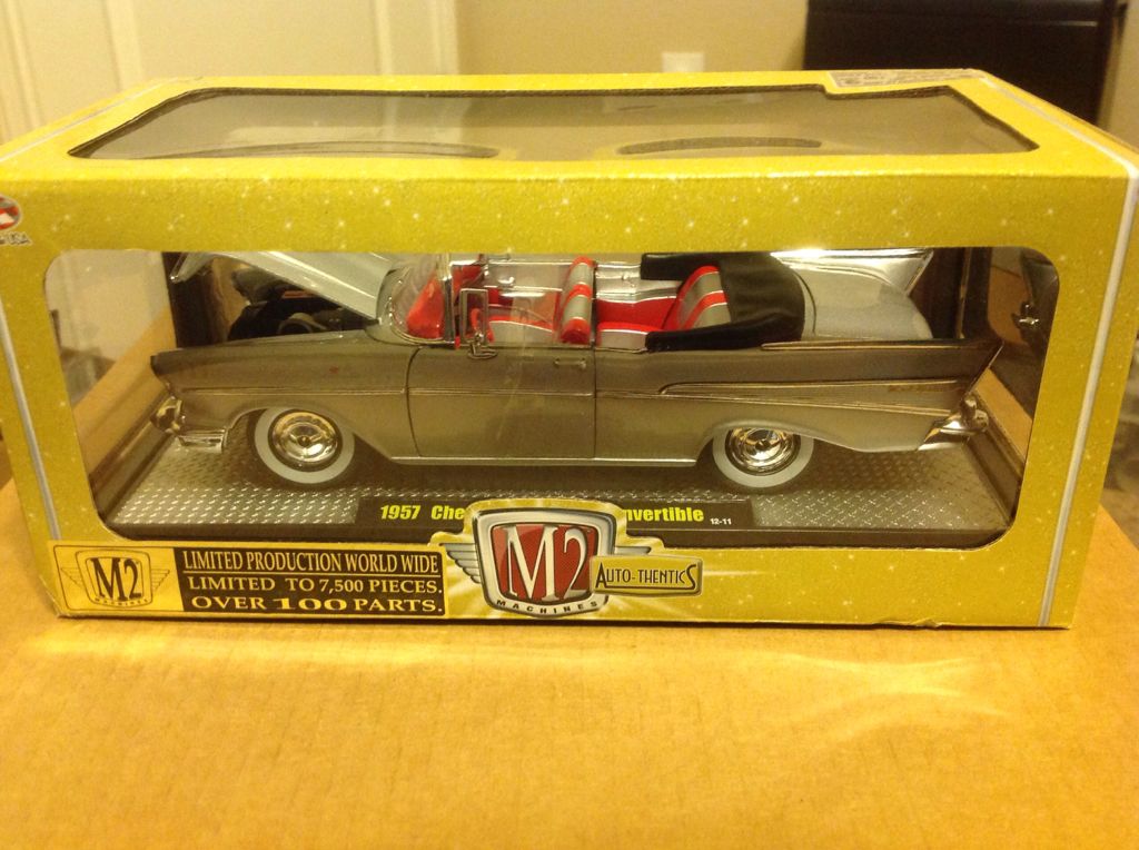 M2 2013 Auto-Thentics - Auto Thentics toy car collectible - Main Image 1