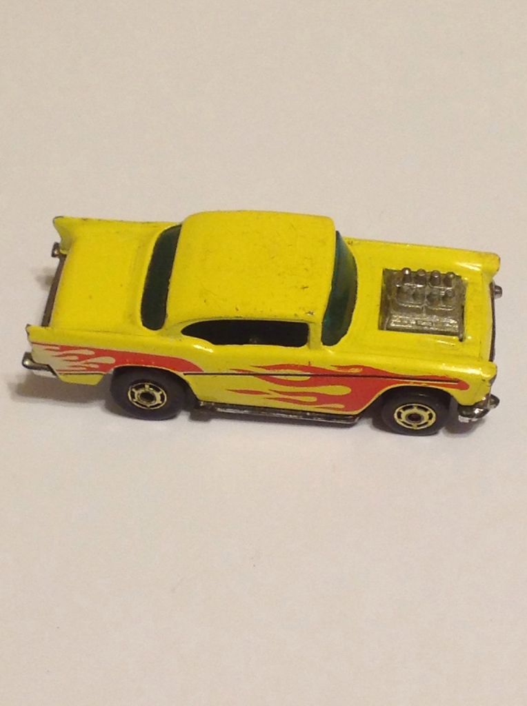 Hotwheels 1976  ‘57 Chevy - ’57 Chevy toy car collectible - Main Image 2