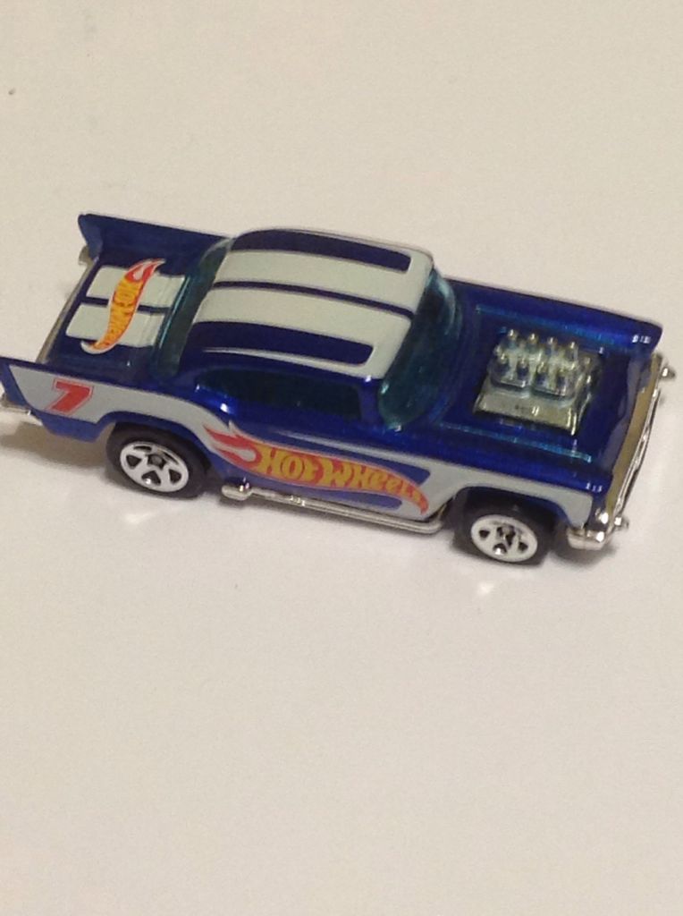 Hotwheels 2010 57 Chevy - HW Racing ’11 toy car collectible - Main Image 2