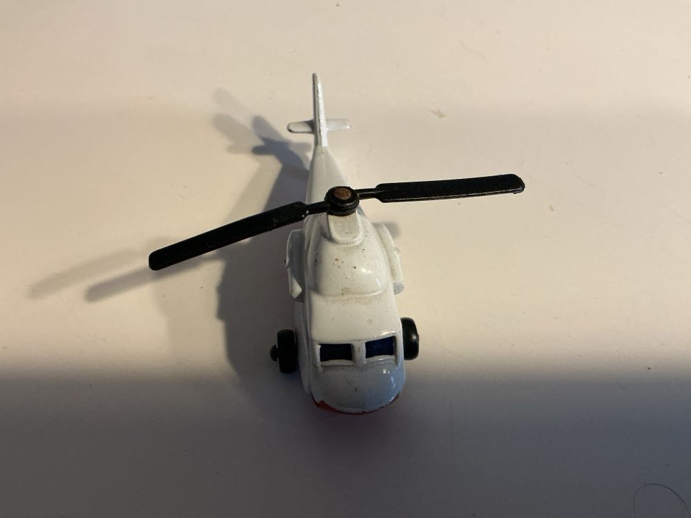 Seasprite Helicopter - Matchbox 1-75 Superfast toy car collectible - Main Image 3