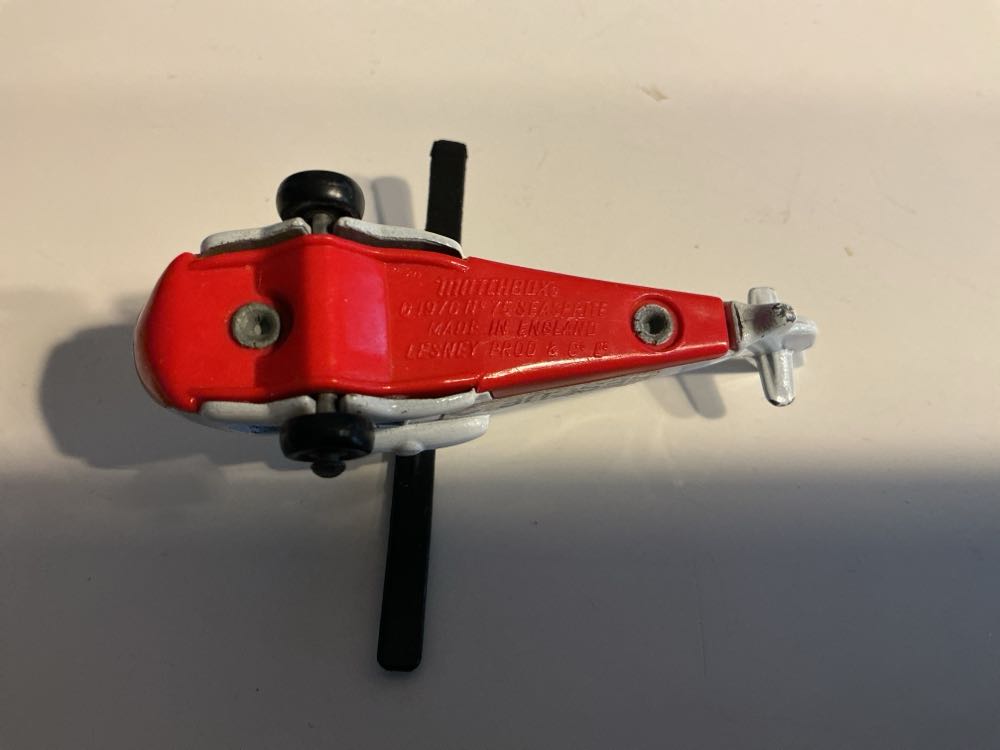 Seasprite Helicopter - Matchbox 1-75 Superfast toy car collectible - Main Image 4