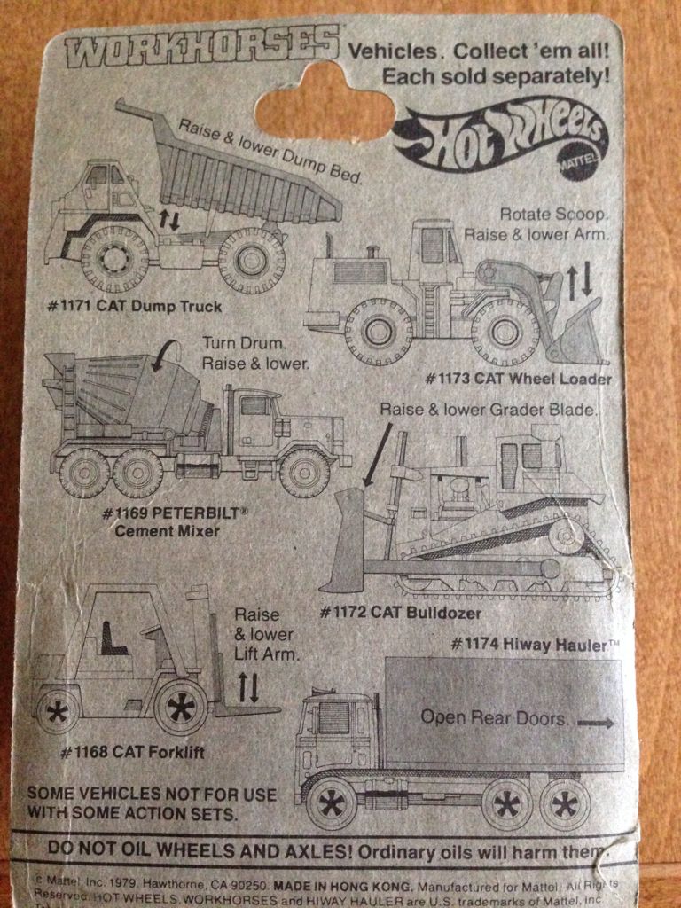 CAT Bulldozer - Workhorses toy car collectible - Main Image 2