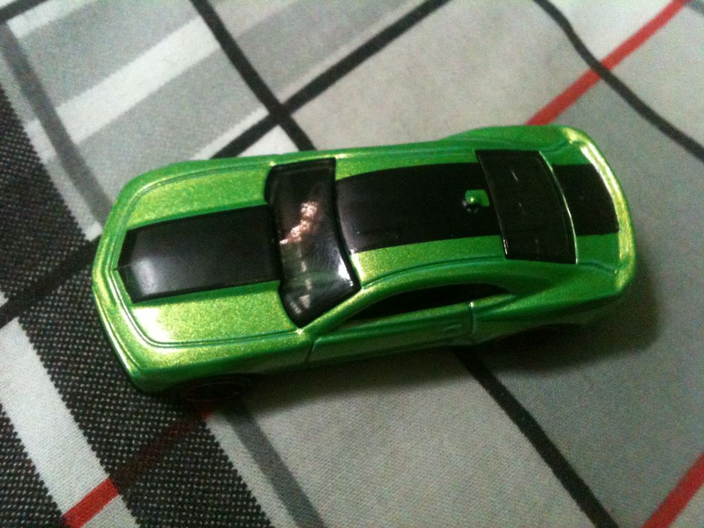 10’ Camaro SS - HW Showroom - 2013 toy car collectible - Main Image 1
