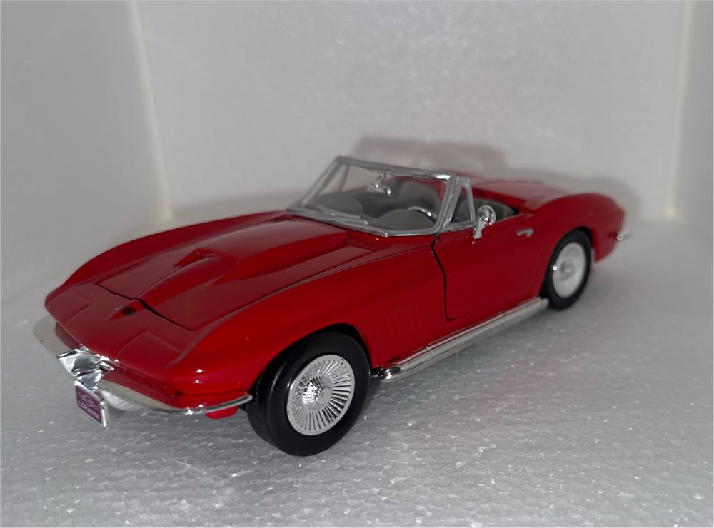 1967 Chevrolet Corvette   toy car collectible - Main Image 2