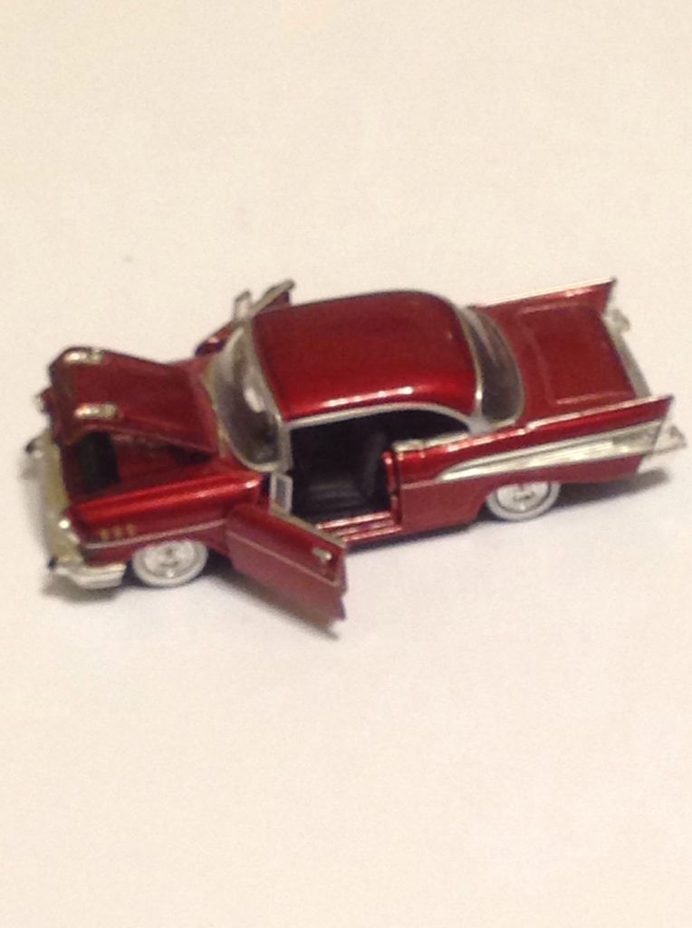 M2 2009 Auto Thentics - Auto Thentics toy car collectible - Main Image 2