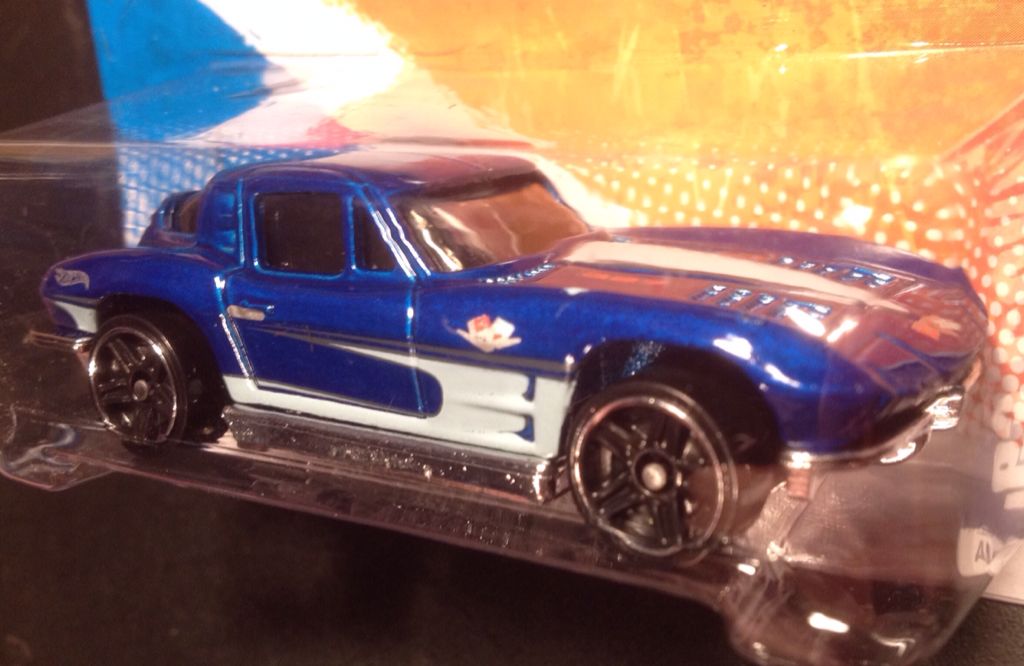 Corvette / 1963 - 2011 HW Street Beast toy car collectible - Main Image 2