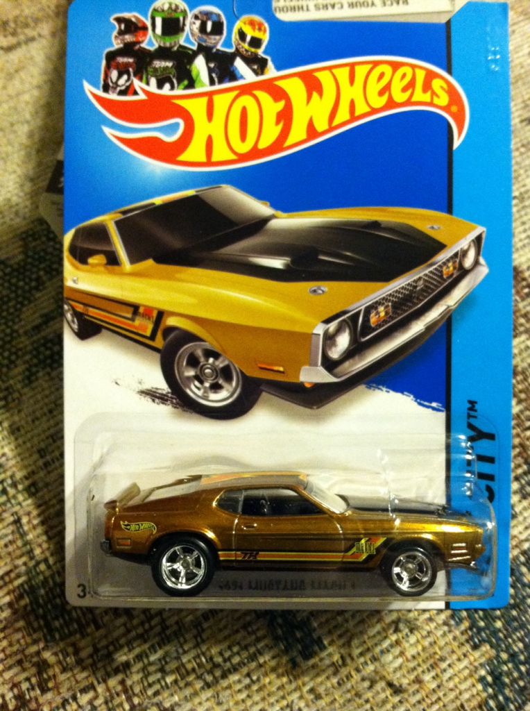 Mustang Mach 1 - 2014 Hw City toy car collectible - Main Image 2