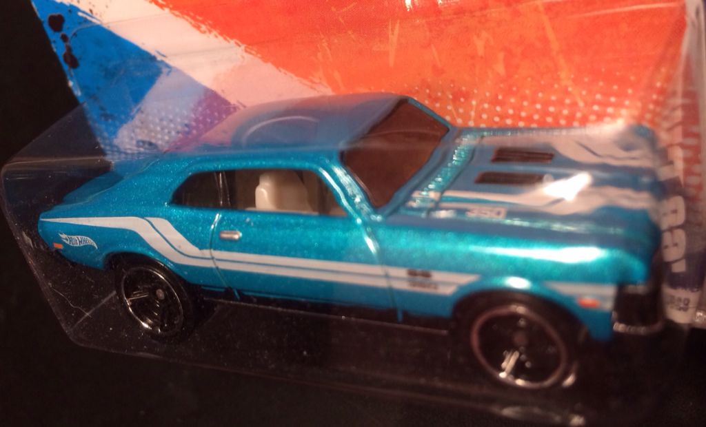 Dodge Charger / 1971 - 2011 HW Muscle Mania toy car collectible - Main Image 2