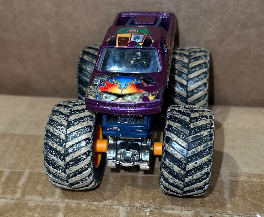 Badnews Travels Fast  toy car collectible - Main Image 3