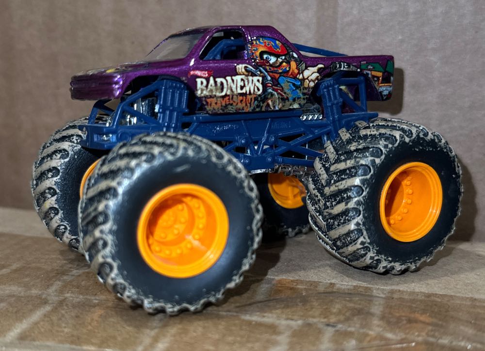 Badnews Travels Fast  toy car collectible - Main Image 4