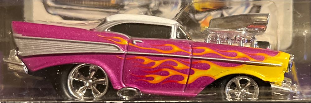 Muscle Machines - 57 Chevy - Hot Rods toy car collectible - Main Image 3