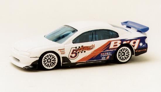 Holden SS Commodore (VT) - HW: Victory Lane 5-Pack ‘01 toy car collectible - Main Image 2