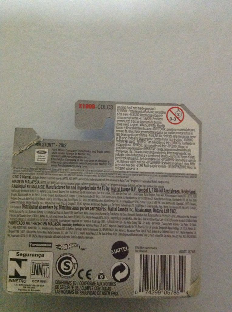 ’08 Ford Focus - Hot Wheels 3-Pack toy car collectible - Main Image 2