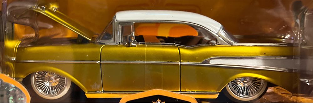 Jada 2011 Limited Edition - CC Collector’s Club toy car collectible - Main Image 3