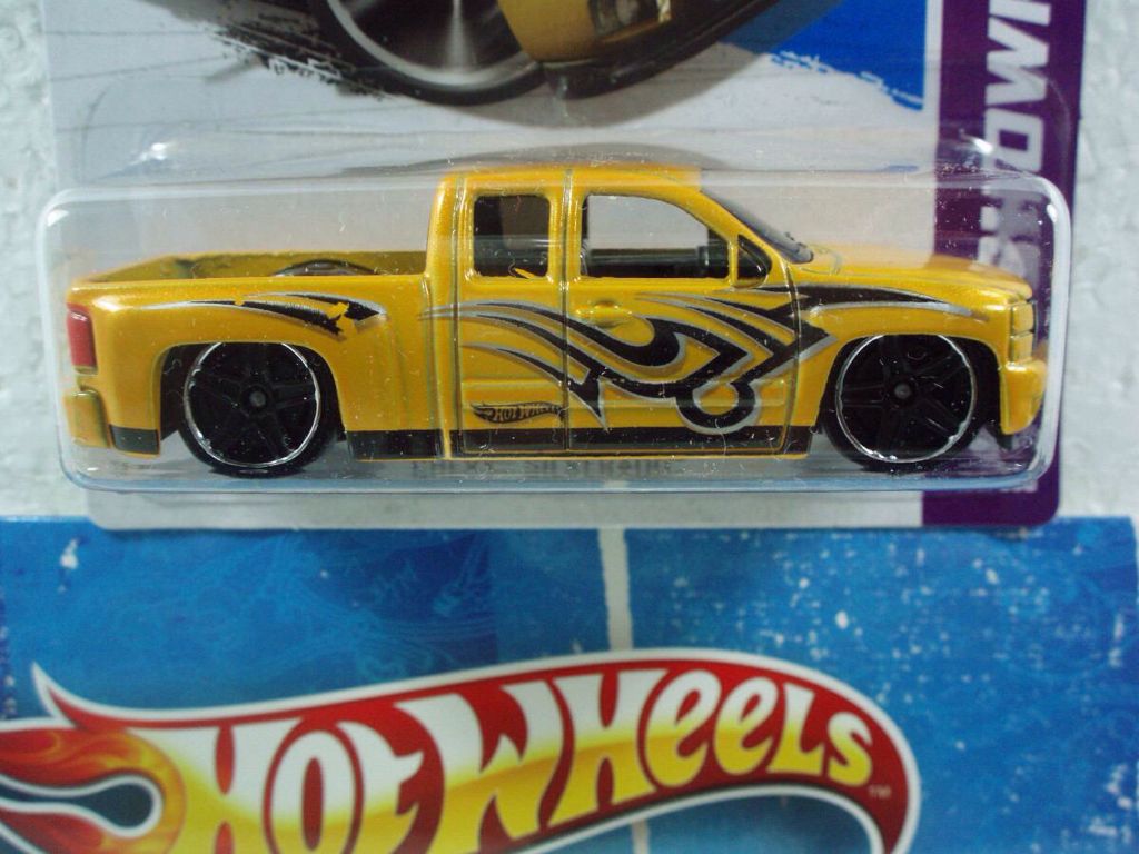 Chevrolet Silverado  - 2013 - HW Showroom - Hot Trucks toy car collectible - Main Image 2