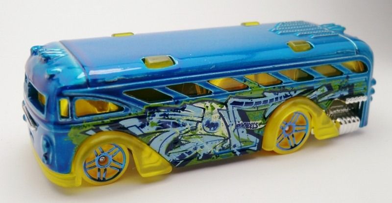 Surf’s Up Bus - HW City toy car collectible - Main Image 1