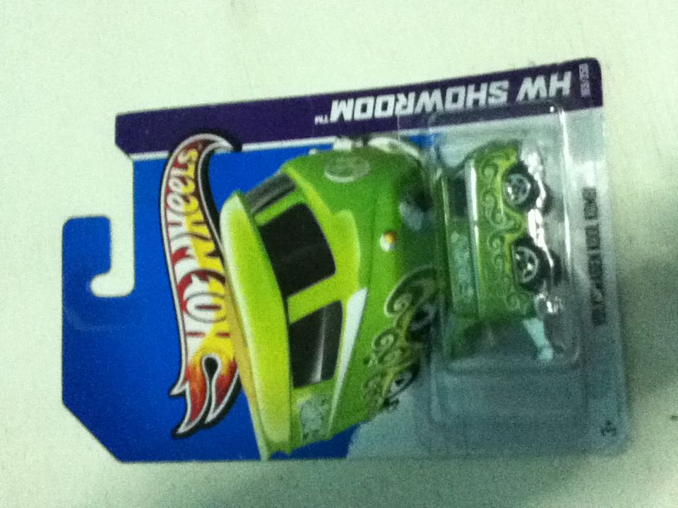 Volskwagen Kool Kombi - 2013 HW Showroom toy car collectible - Main Image 2