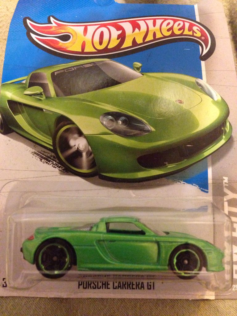 Lucas Oil Crusader 1:64