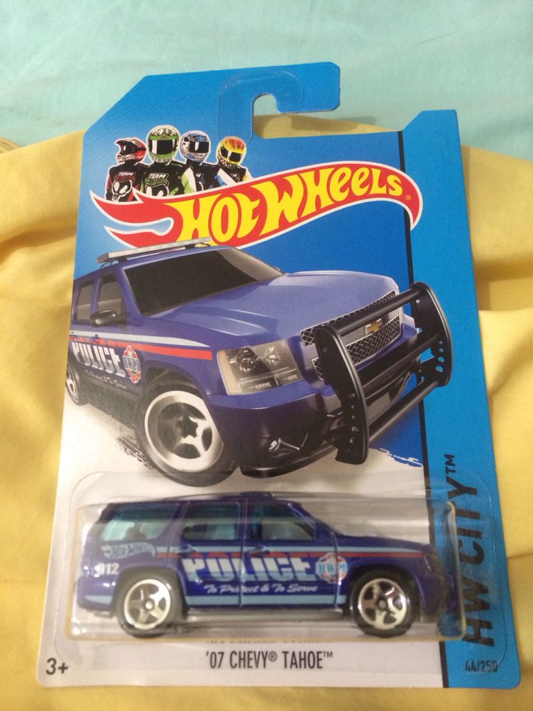 07 Chevy Tahoe - 2014 HW City - HW Rescue toy car collectible - Main Image 2
