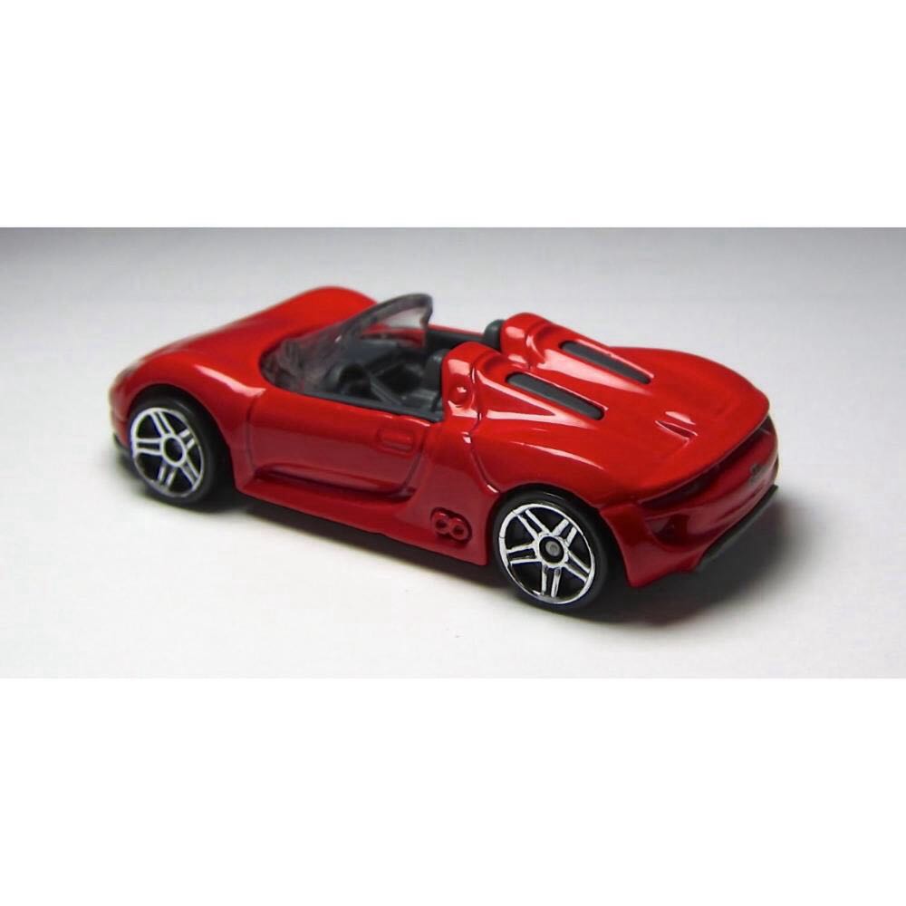 porche 918 spyder - 2013 HW Showroom - Asphalt Assault toy car collectible - Main Image 2