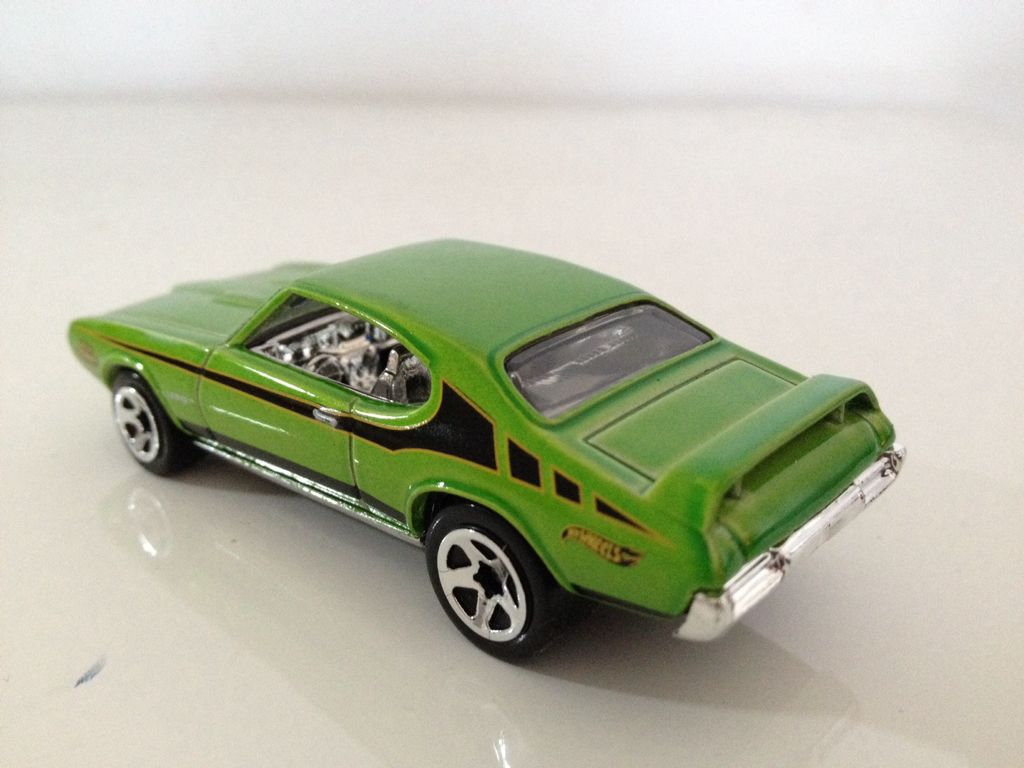 Muscle Car / ’69 Pontiac Gto - 2013 Muscle Mania 5-Pack toy car collectible - Main Image 2