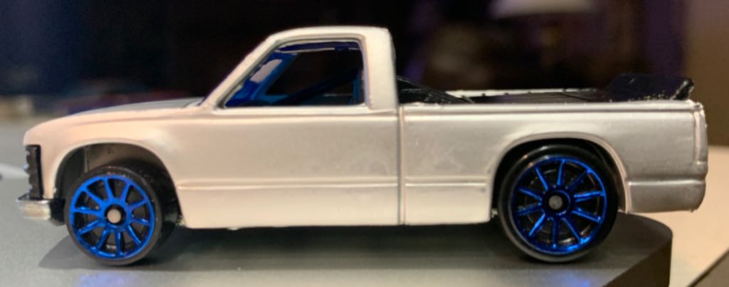 Chevy 1500 - 2006 Holiday Hotrods toy car collectible - Main Image 2