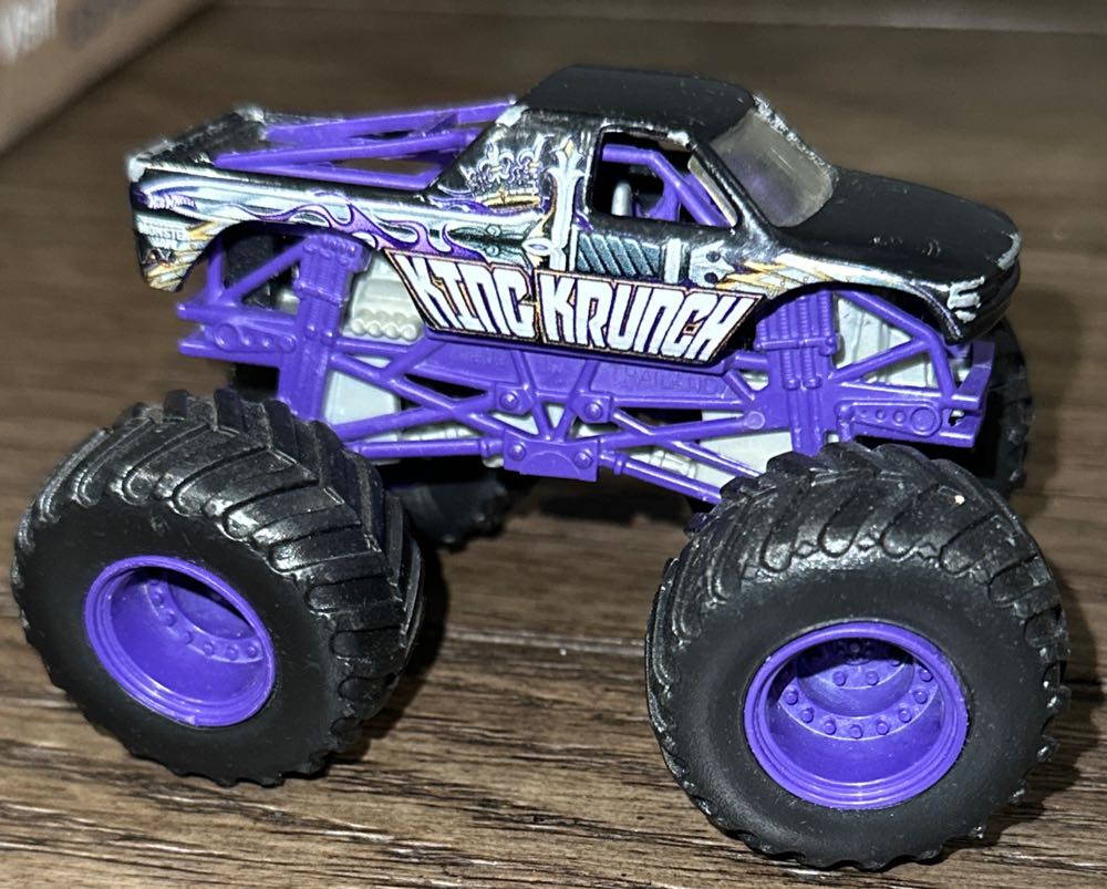 King Krunch - Monster Jam toy car collectible - Main Image 2