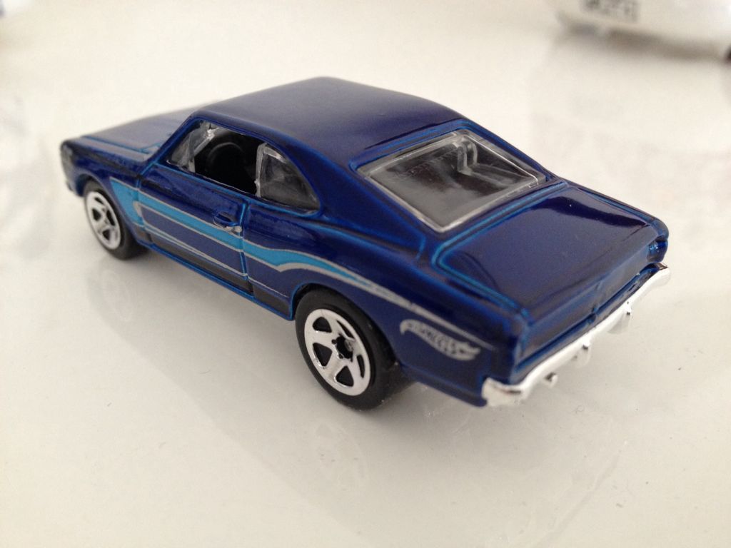 Muscle Car / Chevrolet SS  toy car collectible - Main Image 2