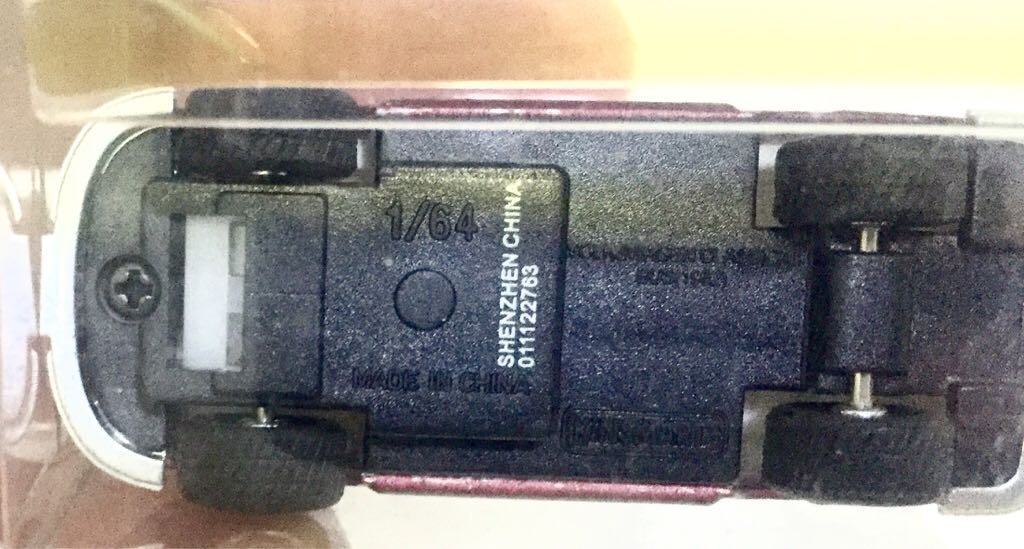 Volkswagen Classical Bus - Kinsmart toy car collectible - Main Image 2