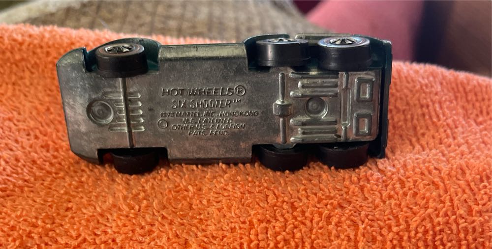 Six Shooter - HW Mainline toy car collectible - Main Image 3