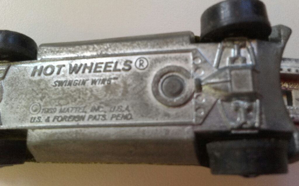 Swingin’ Wing - Redlines toy car collectible - Main Image 2