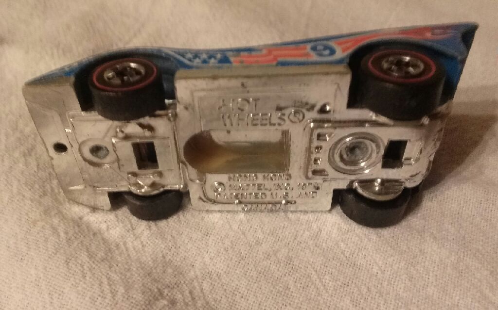 American Victory - Redlines - Flying Colors toy car collectible - Main Image 2