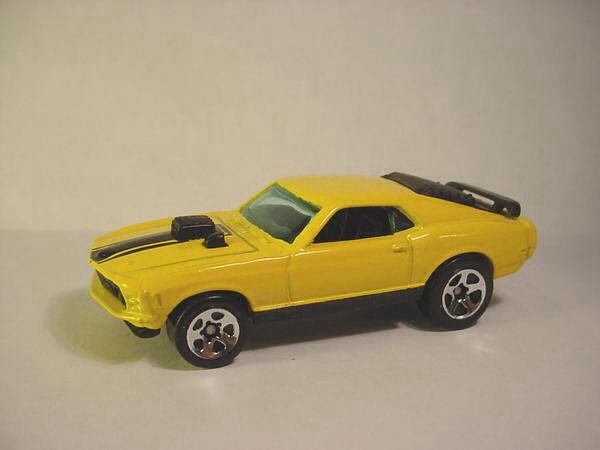 Mustang Mach 1 (Loose) - Mainline toy car collectible - Main Image 2