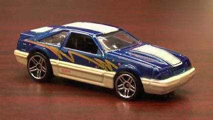 ‘92 Ford Mustang - Cars Of The Decades toy car collectible - Main Image 2