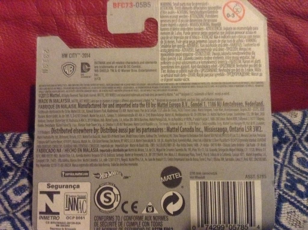 Batman Batmobile, The - 2014 - HW City - Batman 75 Anniversary toy car collectible - Main Image 2