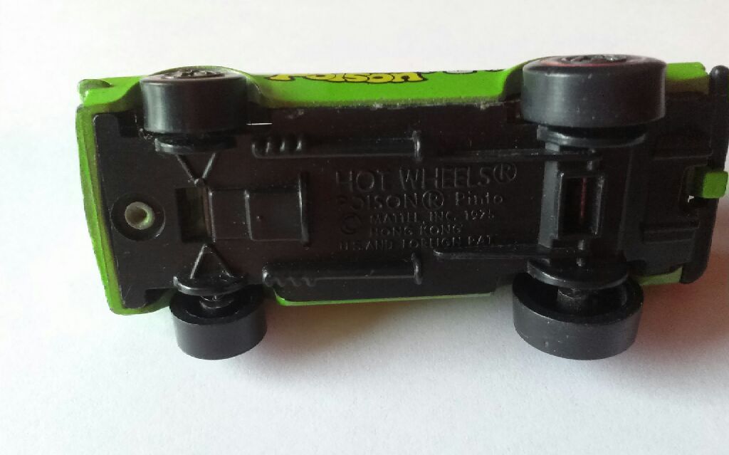 Poison Pinto - 1979 Hot Wheels The Heroes toy car collectible - Main Image 2