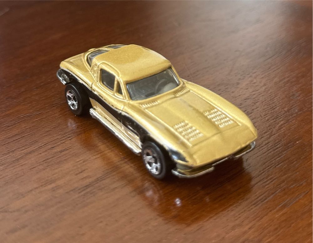 Corvette Stingray - Hot Wheels toy car collectible - Main Image 2