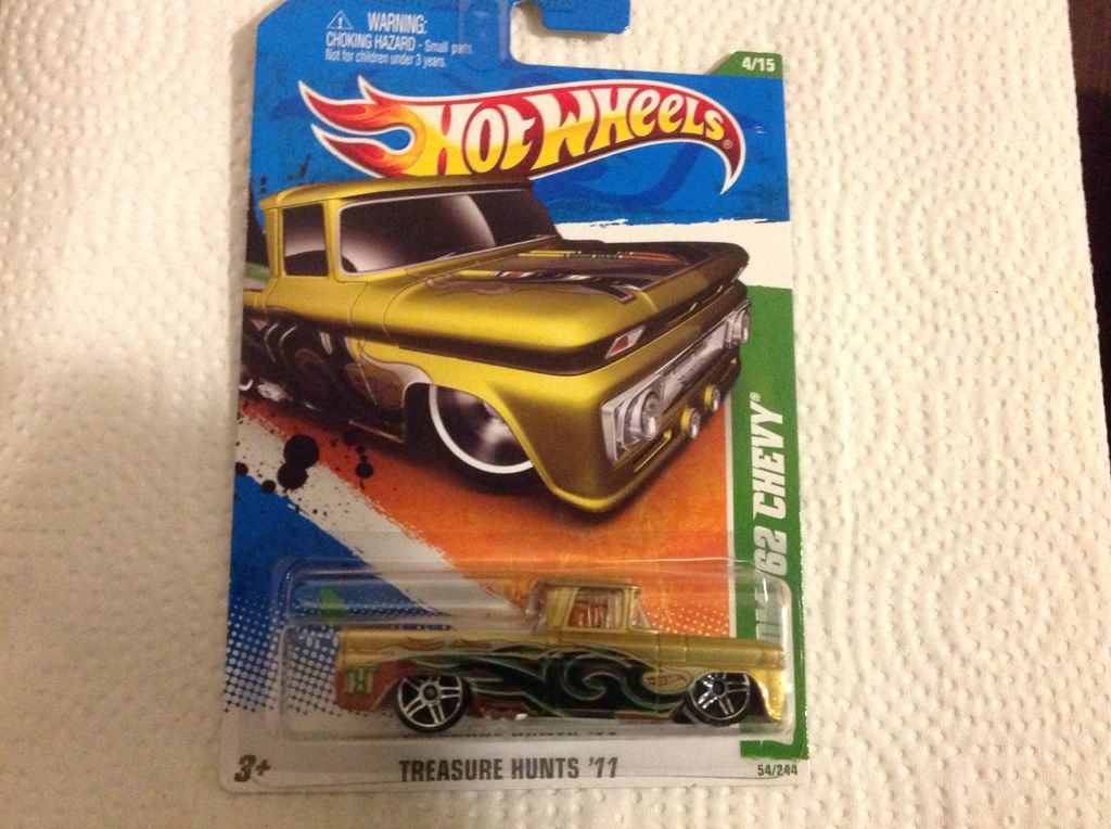 Custom ’62 Chevy - Treasure Hunt 2011 toy car collectible - Main Image 1