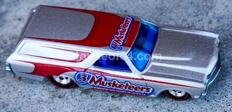 Hot Wheels 3 Musketeers - ’70 Chevelle Delivery - 2013 Pop Culture - Mars toy car collectible - Main Image 2