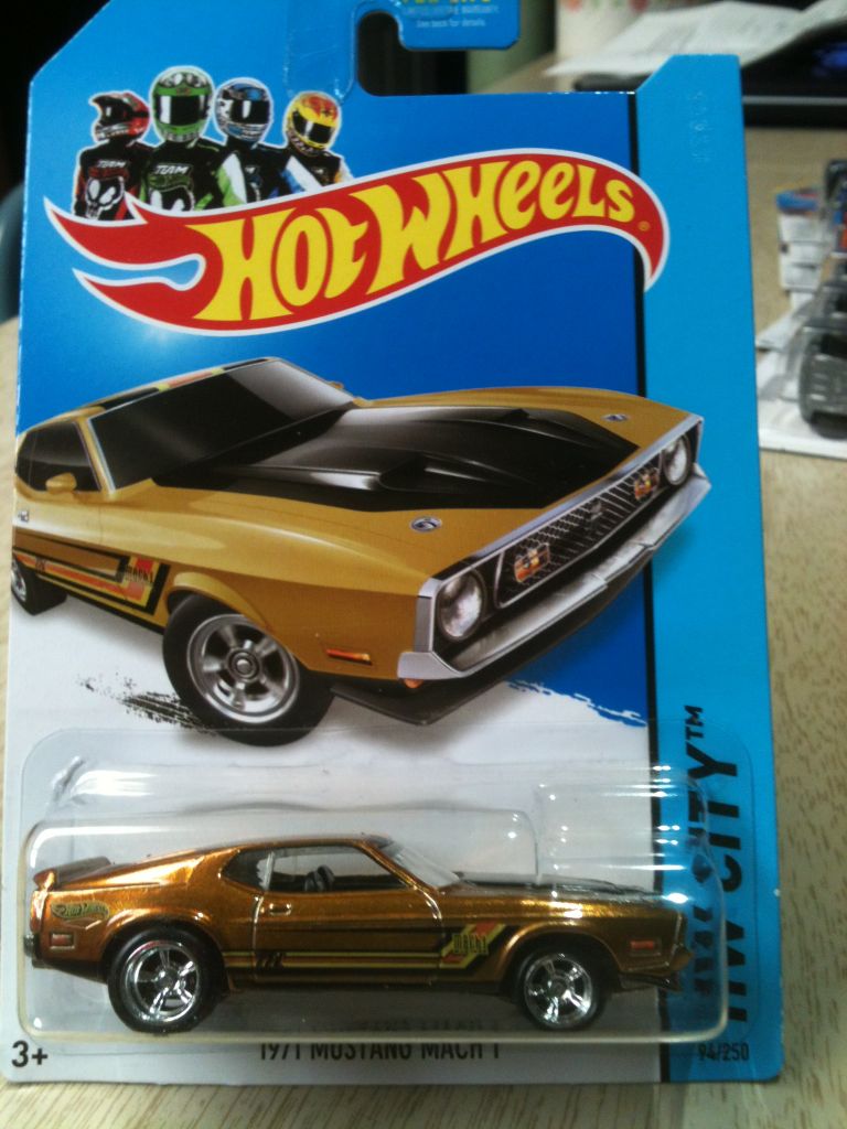 Treasure Hunt Super 1971 Mustang Mach1 - City toy car collectible - Main Image 1