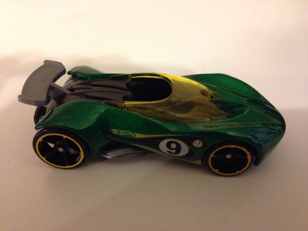 Golden Arrow - 2014 Track Aces 5 Pack toy car collectible - Main Image 1
