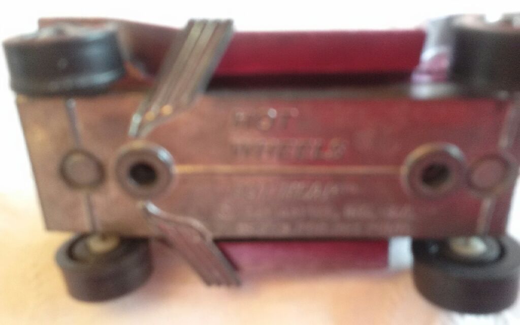 Hot Heap - Redline toy car collectible - Main Image 2