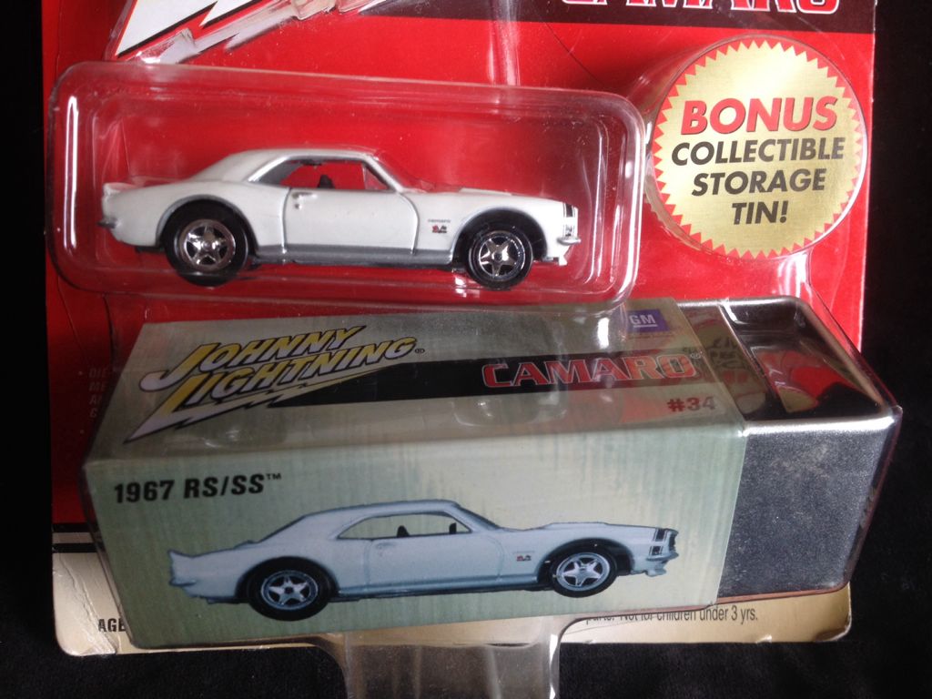 Johnny Lightning 67 Camaro RS/SS - Johnny Lightning Pro Collector Series toy car collectible - Main Image 2